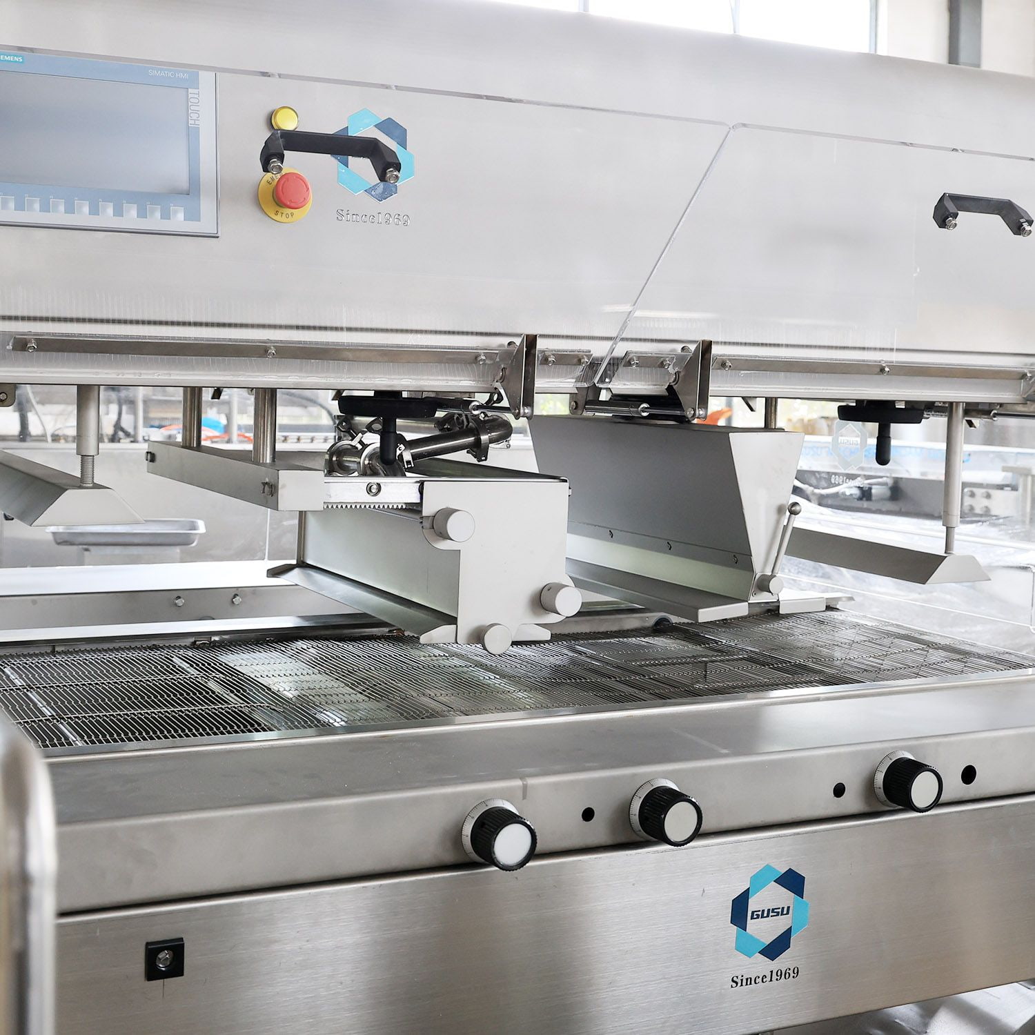Máquina de recubrimiento de chocolate de chocolate con enjuiciamiento de chocolate automático